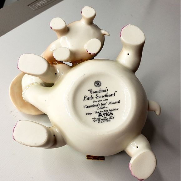 Adleigh Elliott Grandma's Little Sweetheart Music You are my Sunshine Treasure - Picture 9 of 12